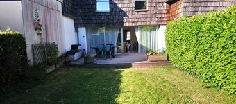 Au Bord du lac du Guic, Proche de la mer