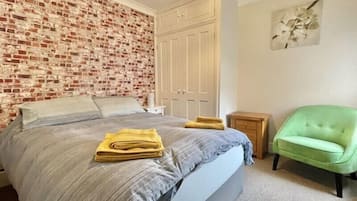 5 habitaciones, escritorio, tabla de planchar con plancha y wifi gratis