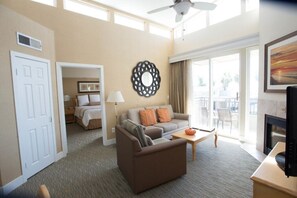 TV, DVD player, books, stereo