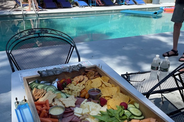 Utomhuspool och uppvärmd pool