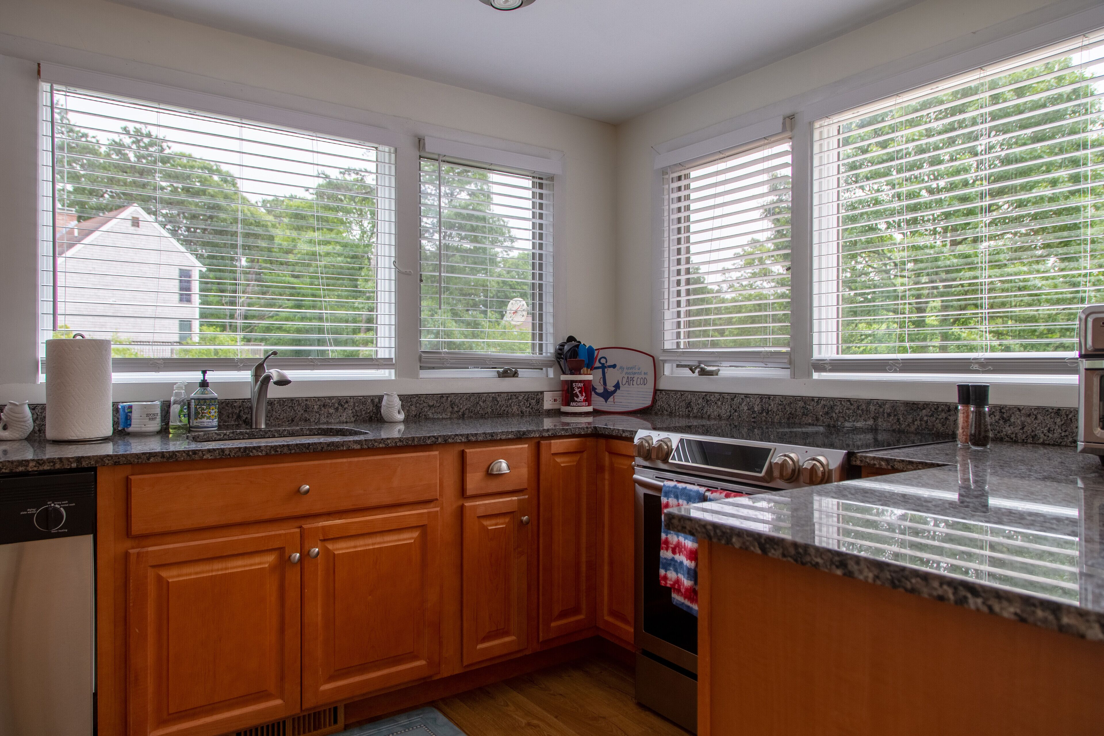 Winslow Acres heated Pool Escape; Pool open mid-May thru mid-Oct! HotTub all yr!