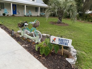 Property grounds - Parrott’s Landing: Be at Home By the Sea, Relaxing with Family and Friends (Jekyll Island)