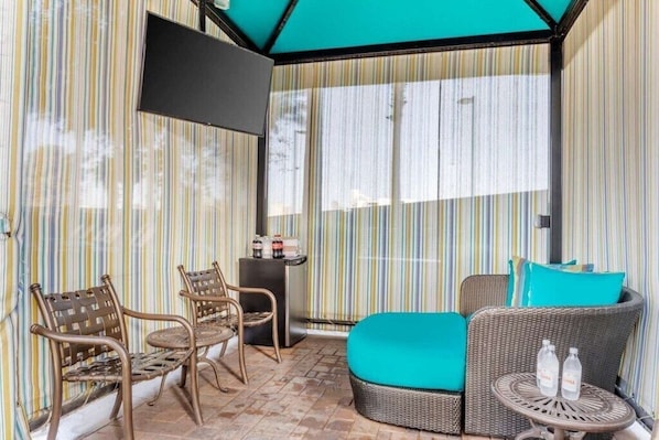 Spa - Las Vegas | Pool & Strip Access | 3BR Sleeps 8 (Las Vegas)