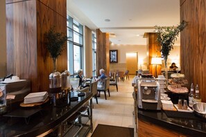 Unclassified image, 5 of 39, button - West 57th Street, a Hilton Club - 1 - Bedroom - 1 BD (New York)