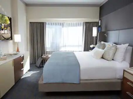 1 bedroom, iron/ironing board, travel crib, WiFi. New York | NYC Luxury Retreat | Spa & Fitness | 1BR Premier