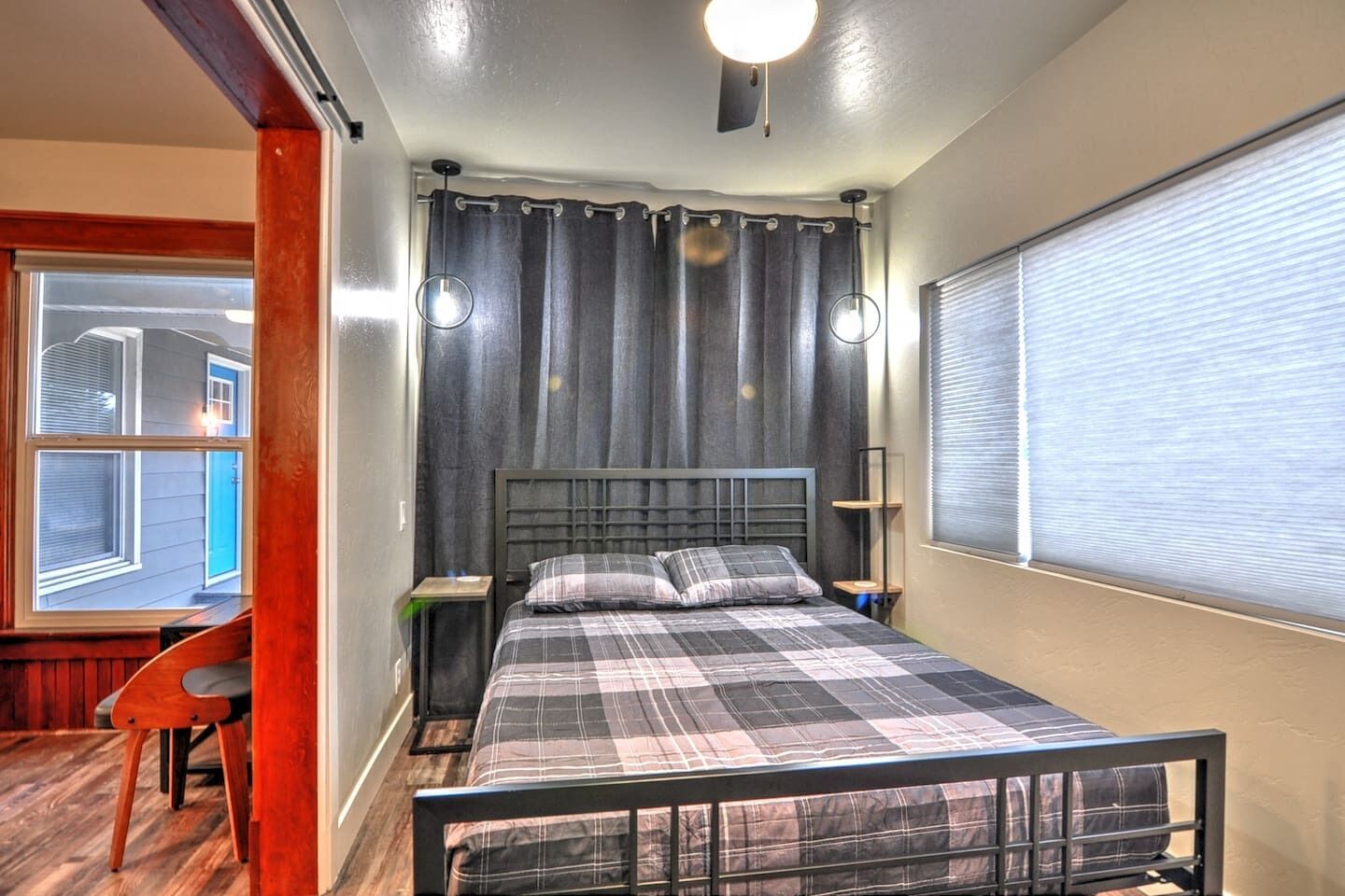 The Down Uppity, A Modern Downtown Fruita Pad! Free WiFi & Bike Storage
