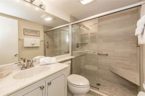 Hair dryer, towels - Condo# 304 2 Bed/1 bath Condo Steps to Siesta Key Beach! (Sarasota)