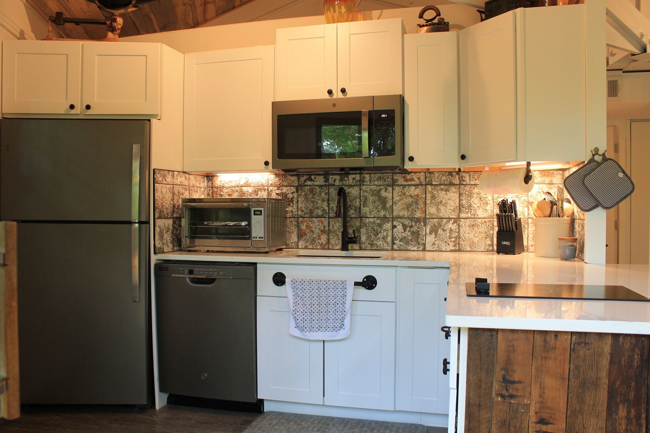 Treetop Tranquility in Big Canoe   ELECTRIC VEHICLE CHARGING STATION