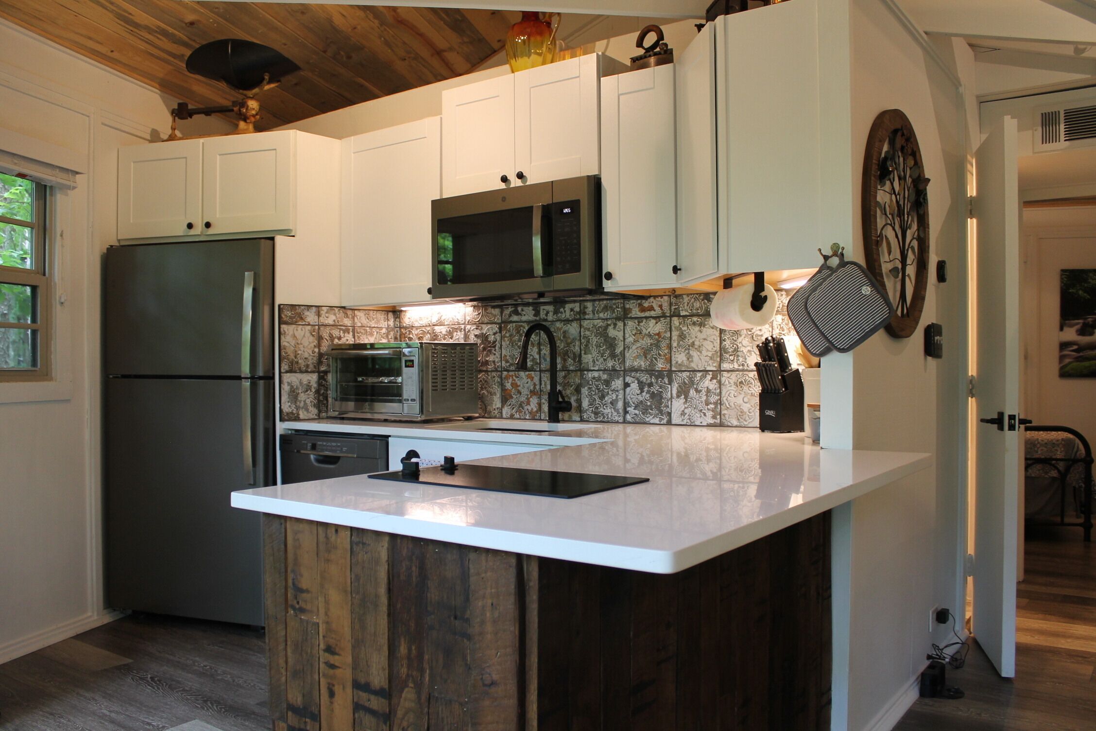 Treetop Tranquility in Big Canoe   ELECTRIC VEHICLE CHARGING STATION