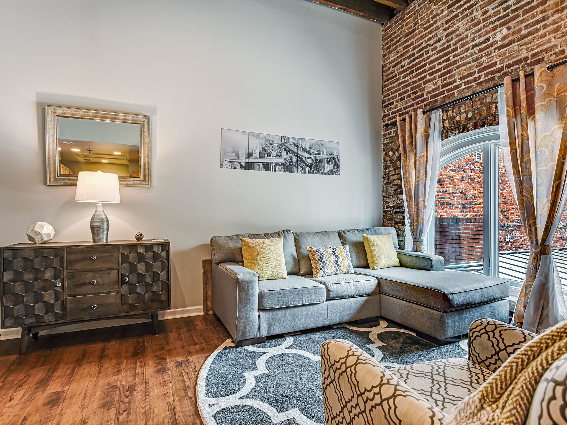 Stay Social on Congress Street! Steps from all the Fun of Downtown | By Southern Belle Savannah