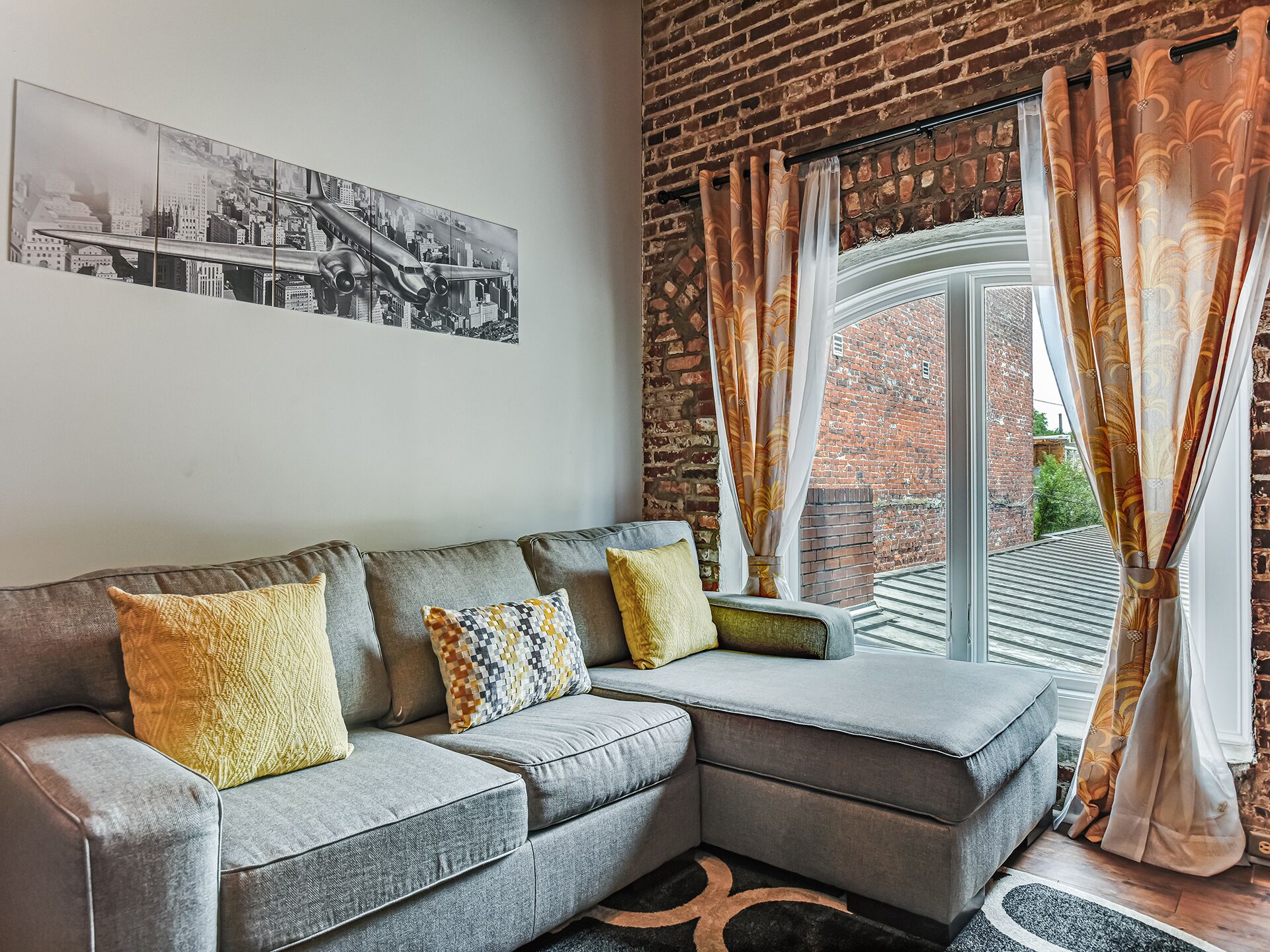 Stay Social on Congress Street! Steps from all the Fun of Downtown | By Southern Belle Savannah