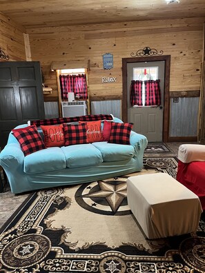 Smart TV, books - Unique cabins in the woods<br>Not friendly for Street Bikes.  (Eminence)