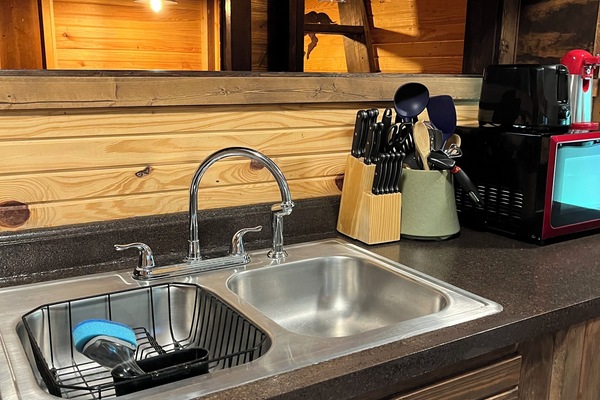 ثلاجة، ميكروويف، فرن، موقد طهي مسطح