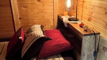 3 bedrooms, desk, travel crib, free WiFi
