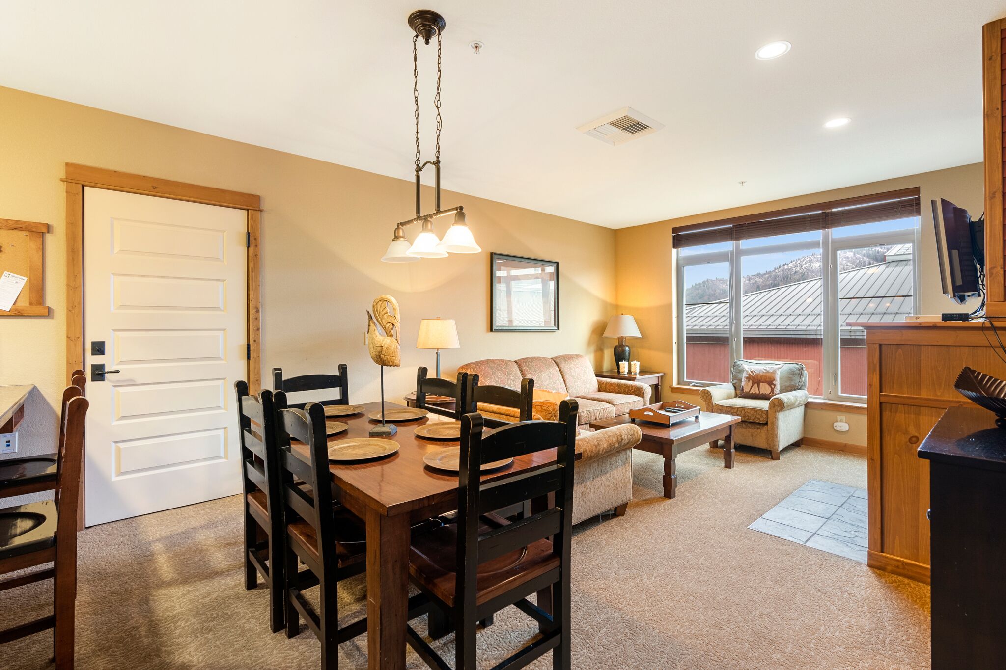 Smart TV, fireplace, printers