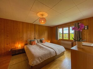 3 bedrooms, iron/ironing board, free WiFi, bed sheets - Chalet in the heart of nature with Spa (Le Locle)
