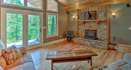 Private Bryson City Ranch Retreat w/ Mtn Views!