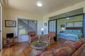 1 bedroom, in-room safe, iron/ironing board, WiFi - Condo 500 Feet to the Ocean (Koloa)