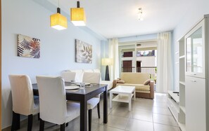 Een smart-tv en videogames