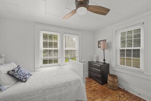 3 chambres, bureau, fer et planche à repasser, Wi-Fi gratuit