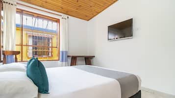 Doppelzimmer | Allergikerbettwaren, Schreibtisch, laptopgeeigneter Arbeitsplatz