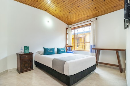 Ropa de cama hipoalergénica y escritorio