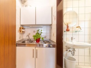 Kühlschrank, Kochgeschirr/Geschirr/Besteck