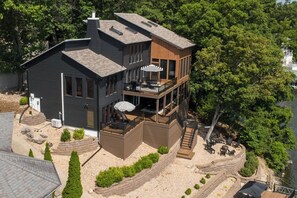 Exterior - Viewhouse 24 - Five Bedroom House, Sleeps 12 (Sunrise Beach)