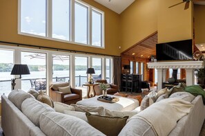 Flat-screen TV, DVD player - Viewhouse 24 - Multi-Level Waterfront Home! (Sunrise Beach)