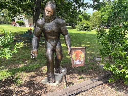 Bigfoot Hideaway at Lake Ft.Gibson