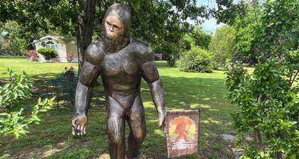 Bigfoot Hideaway at Lake Ft.Gibson