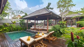 Egyptian cotton sheets, premium bedding, minibar, in-room safe