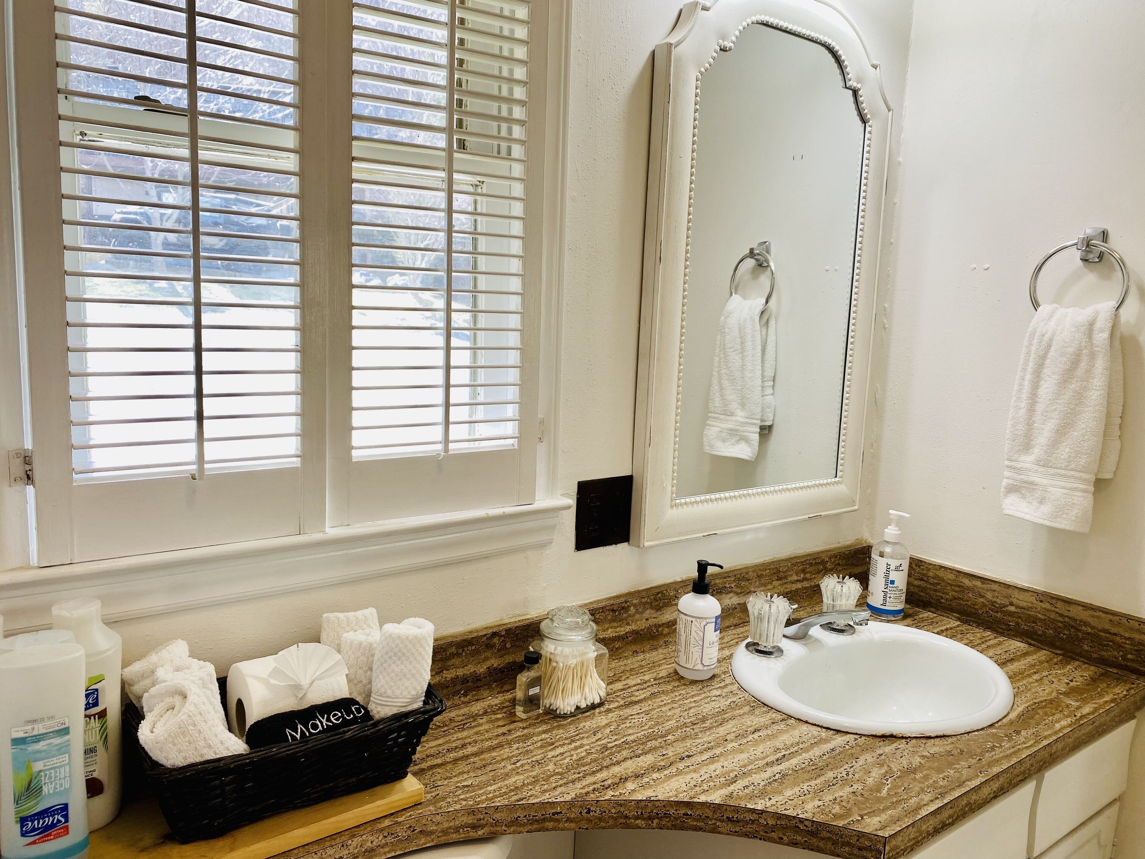 Combined shower/tub, hair dryer, towels, soap