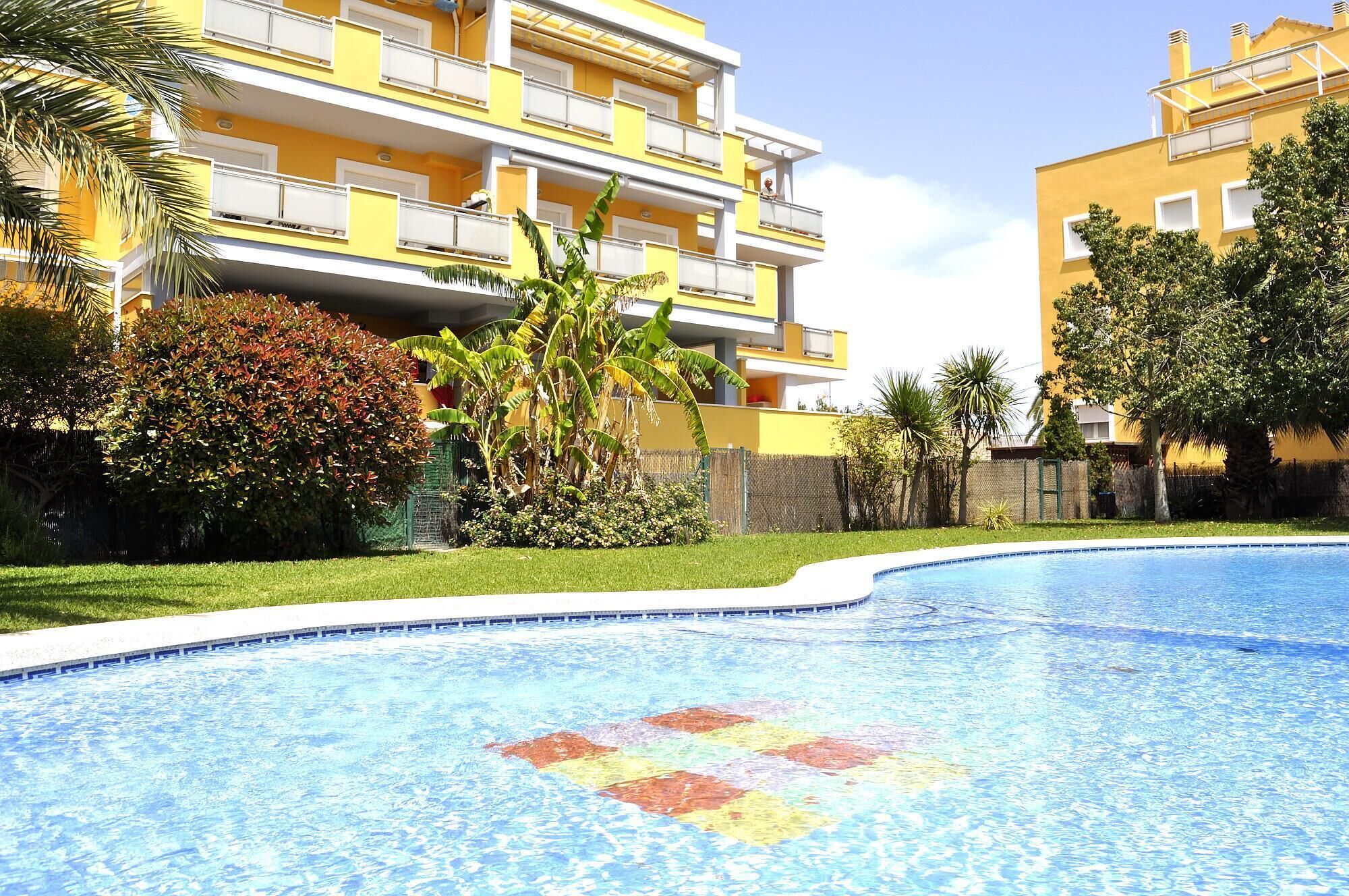 Apartment 200m beach and 1.5km city center