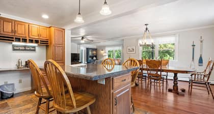 Spacious home in Central Ephraim- Dog Friendly home