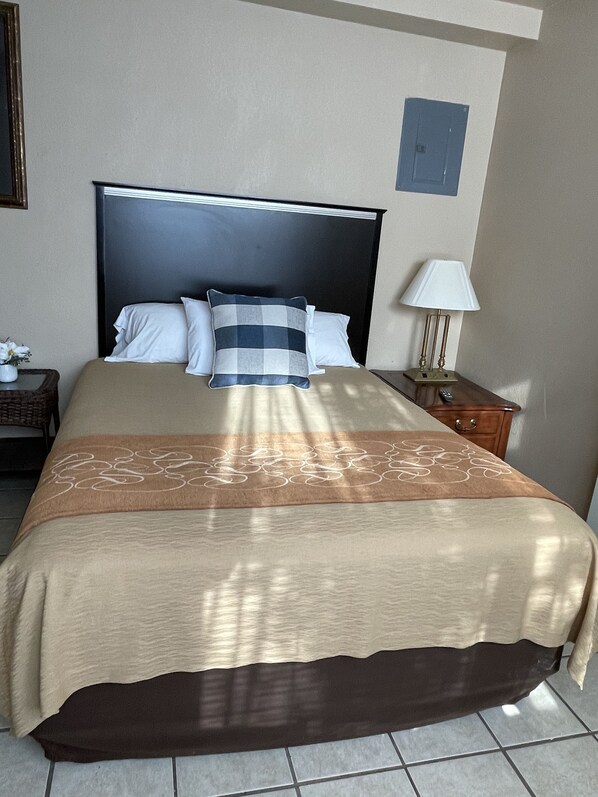 1 chambre, fer et planche à repasser, Wi-Fi gratuit