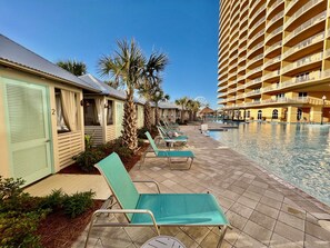 A heated pool - Luxury 3BD Calypso Gulf Views! Free Beach Chairs Service for 4 (Panama City Beach)