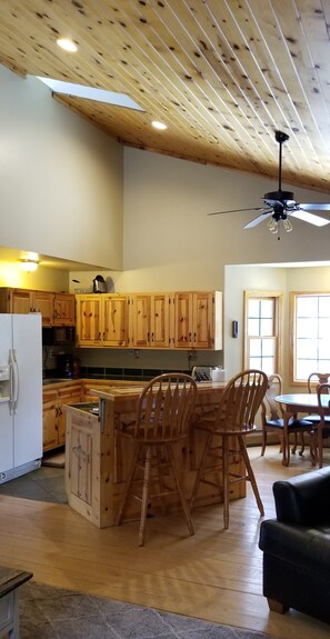 المنشأة من الداخل