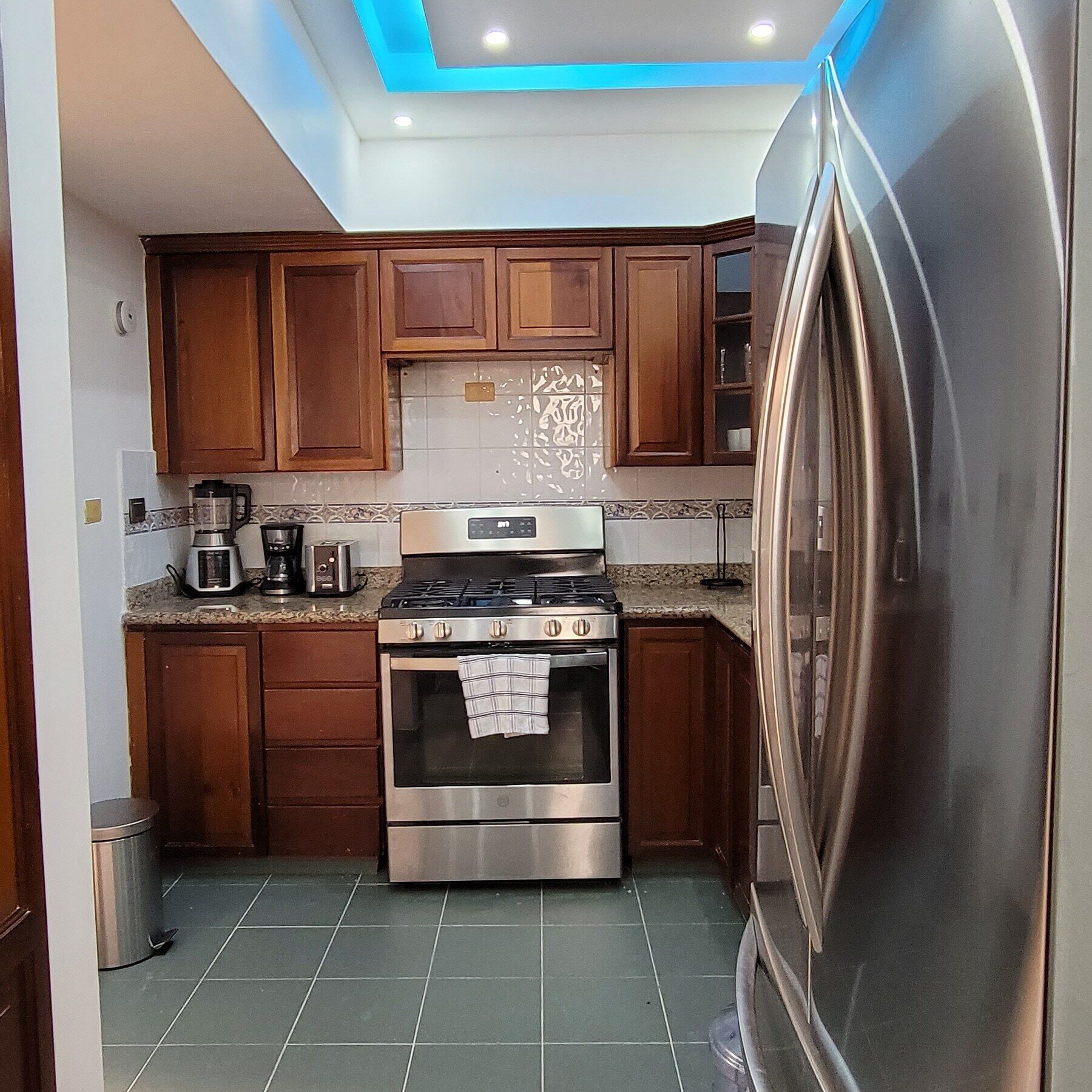 Microwave, coffee/tea maker, cookware/dishes/utensils