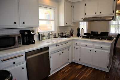 2BR Furn Home - Safe/Quiet/Clean So Bay Nr Bch/LAX - 40% off for 30+ days