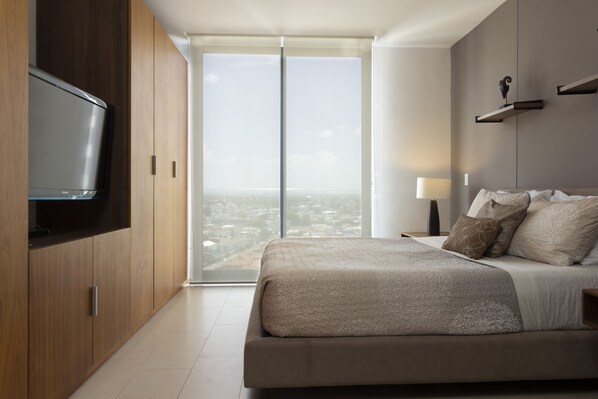 5 chambres, fer et planche à repasser, lit de bébé portatif