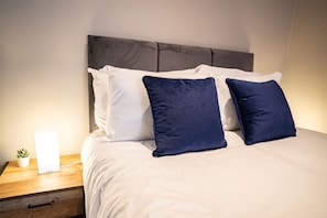 Superior Apartment, 2 Bedrooms | 2 bedrooms, individually decorated, individually furnished, desk