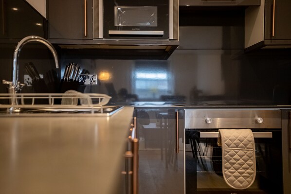 Premium Apartment, 2 Bedrooms | Private kitchen | Full-sized fridge, microwave, oven, stovetop
