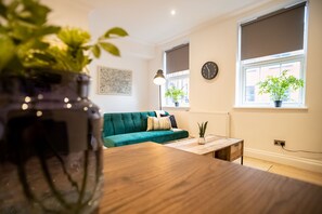 Standard Apartment, 1 Double Bed with Sofa bed | Living area | 40-inch Smart TV with cable channels, TV