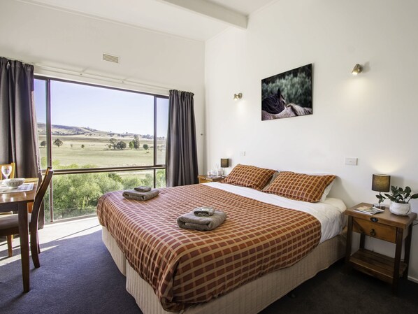 1 bedroom, bed sheets