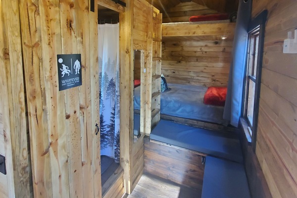 1 dormitorio y ropa de cama