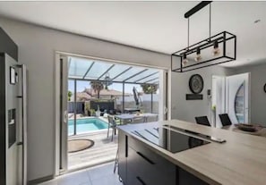 Outdoor pool - Magnificent new villa with swimming pool 6 travellers (Valros)