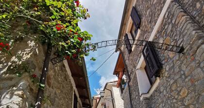 Sesta Godano, a few km from 5 Terre, stone house in a medieval village.