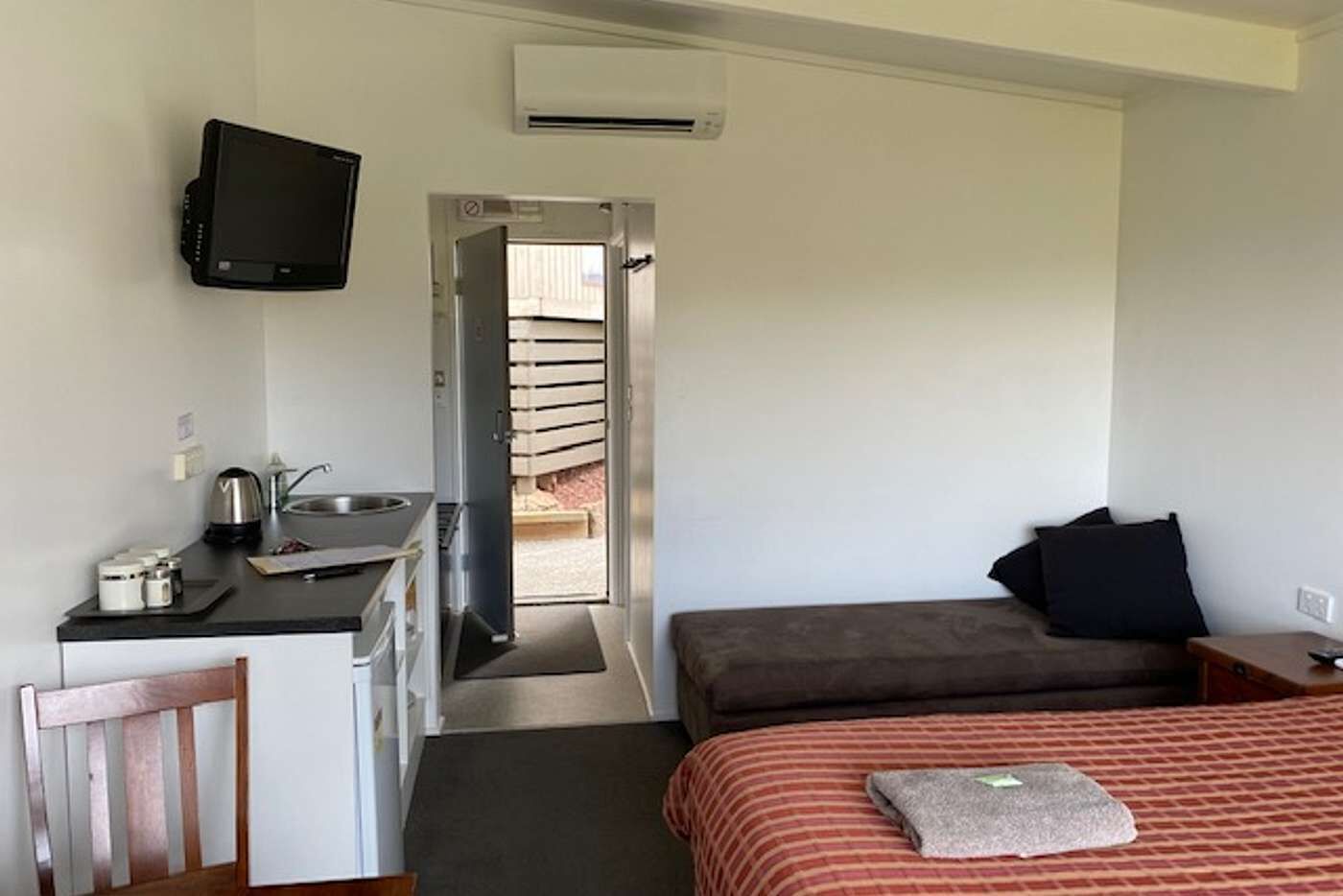 Lodge by the River - Studio 5