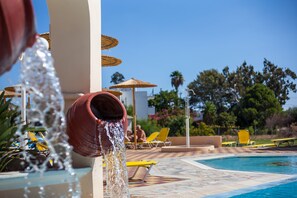 Alberca al aire libre por temporada